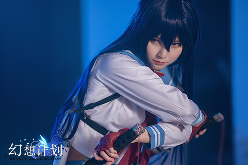 复仇利刃初现 《幻想计划》霜COS还原校服太刀成长史 复仇利刃初现 《幻想计划》霜COS还原校服太刀成长史