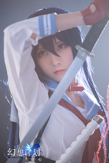 复仇利刃初现 《幻想计划》霜COS还原校服太刀成长史 复仇利刃初现 《幻想计划》霜COS还原校服太刀成长史