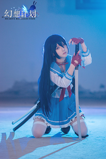 复仇利刃初现 《幻想计划》霜COS还原校服太刀成长史 复仇利刃初现 《幻想计划》霜COS还原校服太刀成长史