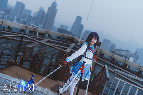 复仇利刃初现 《幻想计划》霜COS还原校服太刀成长史 复仇利刃初现 《幻想计划》霜COS还原校服太刀成长史