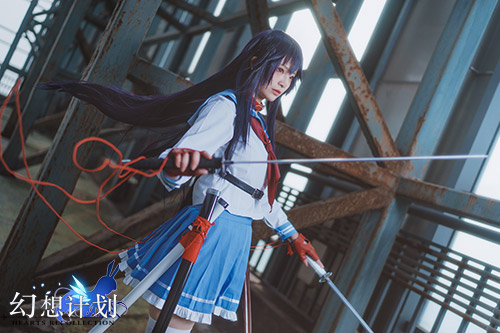复仇利刃初现 《幻想计划》霜COS还原校服太刀成长史 复仇利刃初现 《幻想计划》霜COS还原校服太刀成长史