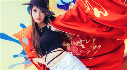 可甜可盐！电魂网络展台绝美showgirl抢先看