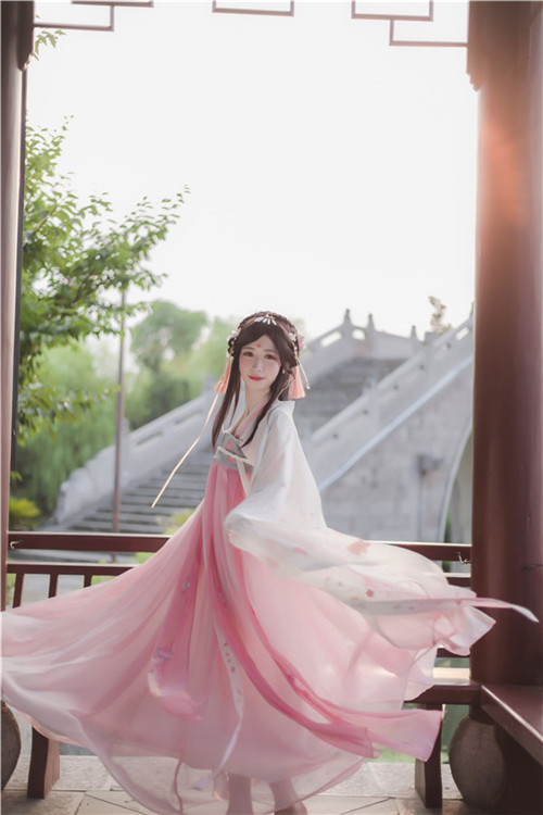 可甜可盐！电魂网络展台绝美showgirl抢先看